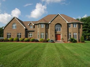 5 Mountain View Dr, Andover, NJ 07821