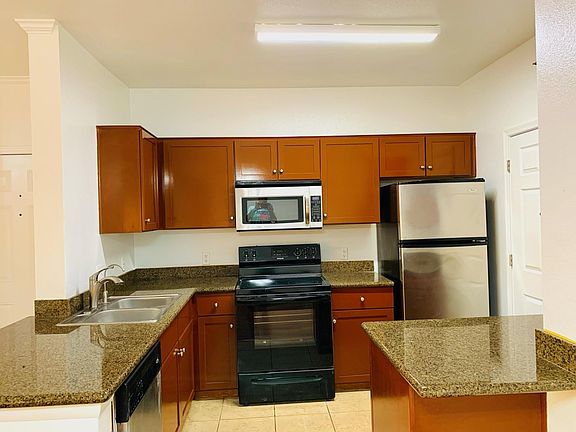 5th image of 5345 E Van Buren St Unit 304