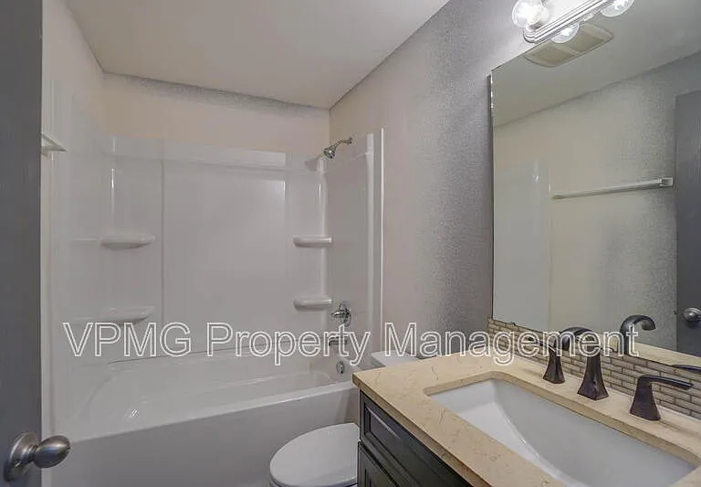 7602 NE 159th Ave — Photo 14