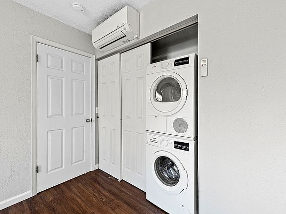 5th image of 5825 Southwest Ave APT 5