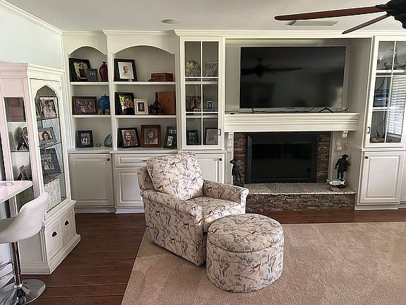 4th image of 4216 Dunwoody Rd