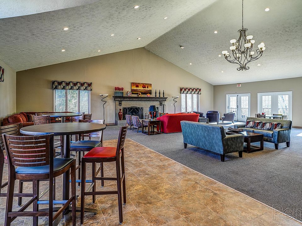 Clubhouse with WiFi lounge