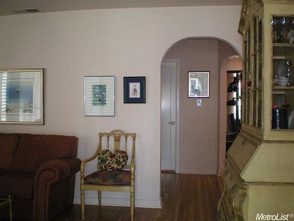 3rd image of 4110 Lusk Dr