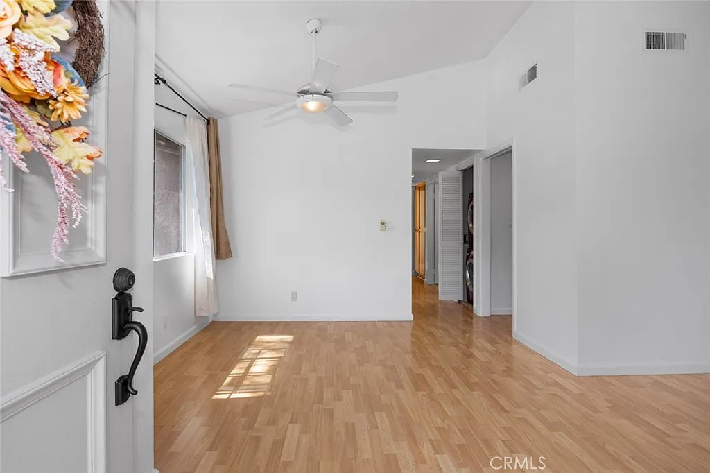 2 bed, 970 sqft, $3,100 — Photo 4