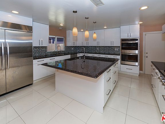5th image of 9132 Hillsboro Dr