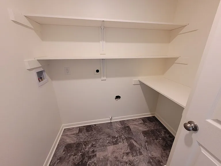 100 Sterling Hills Dr — Photo 32