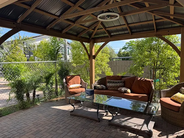 163 E 10th Ave #1 — Photo 1