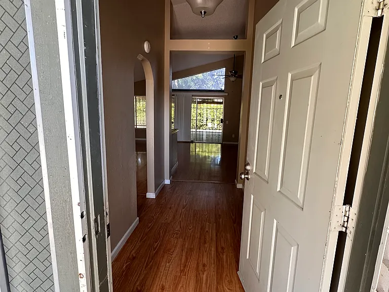1392 Foxboro Way — Photo 11