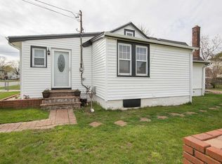41 Fulton St, West Babylon, NY 11704