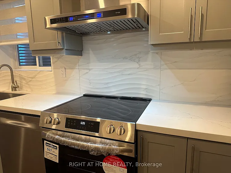 481 Bergamot Ave — Photo 16