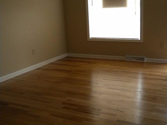 3rd image of 6944-6956 Jackson Ct