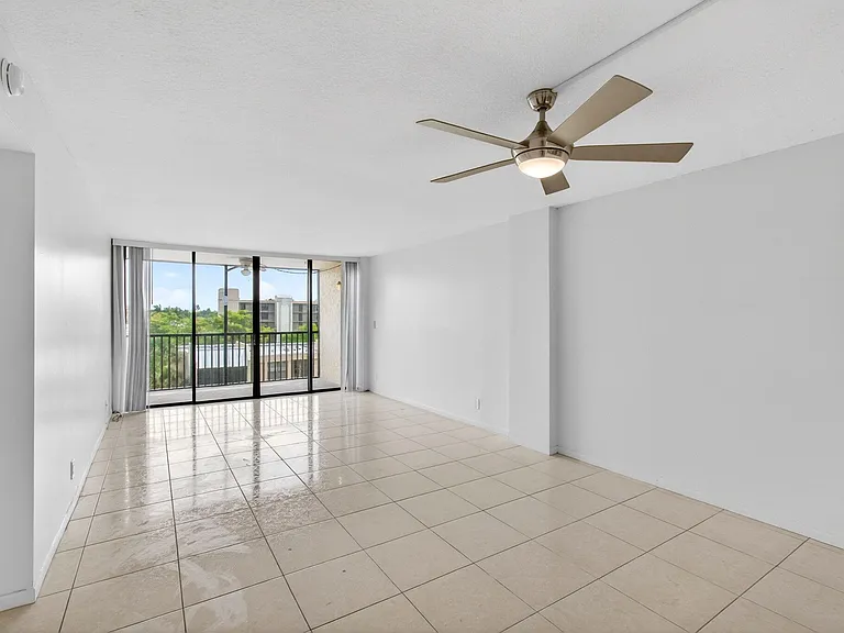 12 Royal Palm Way #501 — Photo 28