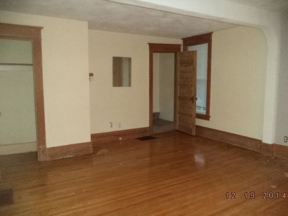 4th image of 2329 Grant Ave
