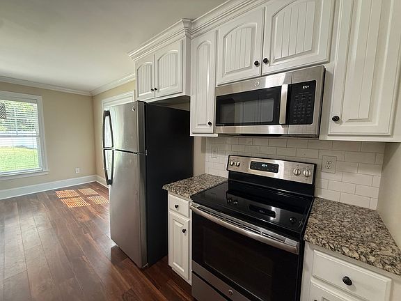 4th image of 3606 Ashford Dr