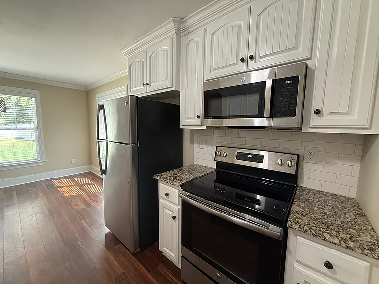 3606 Ashford Dr — Photo 4