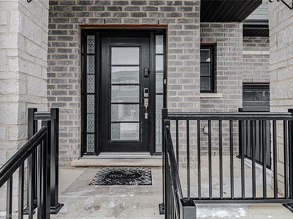 5th image of 520 Grey St #42