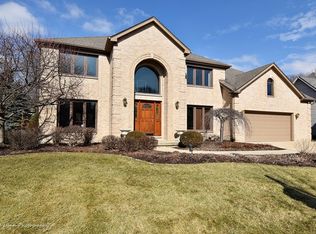 1109 Thoroughbred Cir, St Charles, IL 60174
