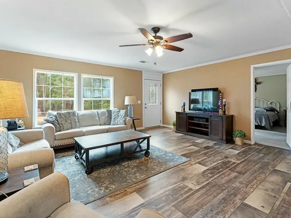 5412 Stallion Dr, Crestview, FL 32539