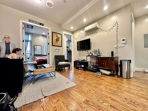 3rd image of 81 Starr St APT 3A