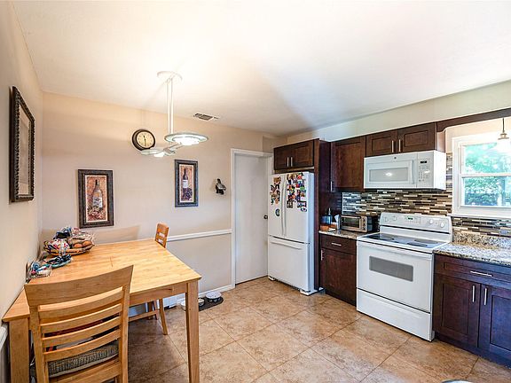 3rd image of 12 Pritchard Cres