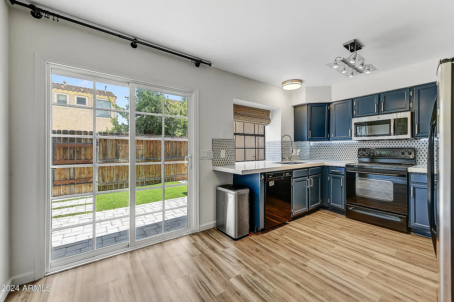2 bed, 2.5 bath, 1088 sqft, $2,200 — Photo 4