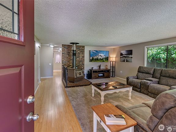 3rd image of 15020 111th Avenue Ct E