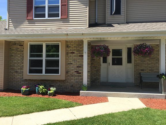 3rd image of N17W5249 Garfield Cir