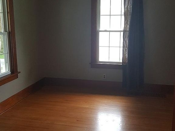 2nd image of 918 New Hampshire St