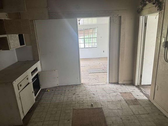 4th image of 17308 Fm 1488 Rd
