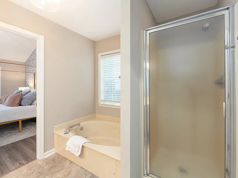 24 McLean Cv — Photo 12