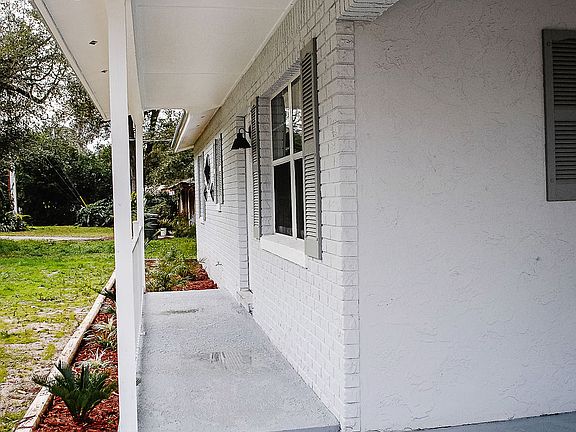 5th image of 2702 Gillis St