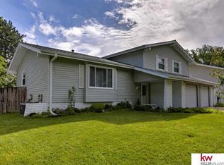 10112 P St, Omaha, NE 68127