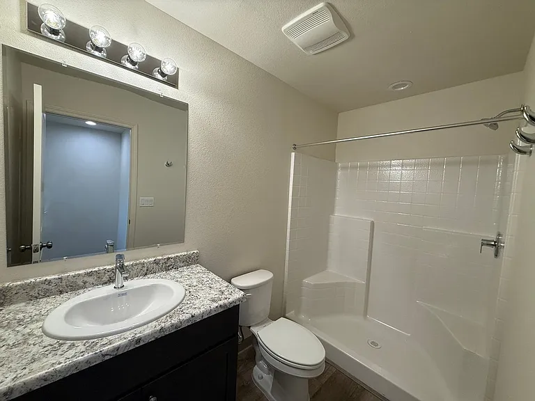 529 S Pine St — Photo 5