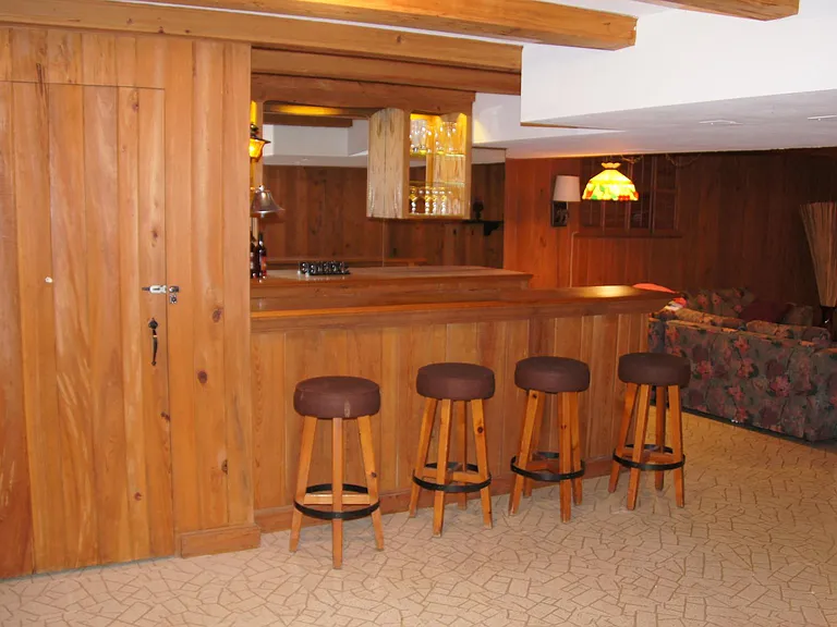 460 Highcrest Dr — Photo 34