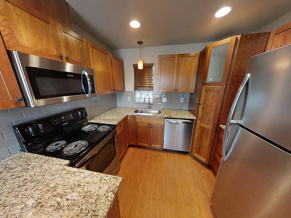 1st image of 5264 NE 121st Ave #150