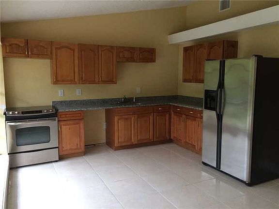 5th image of 19601 NW 6th Ct