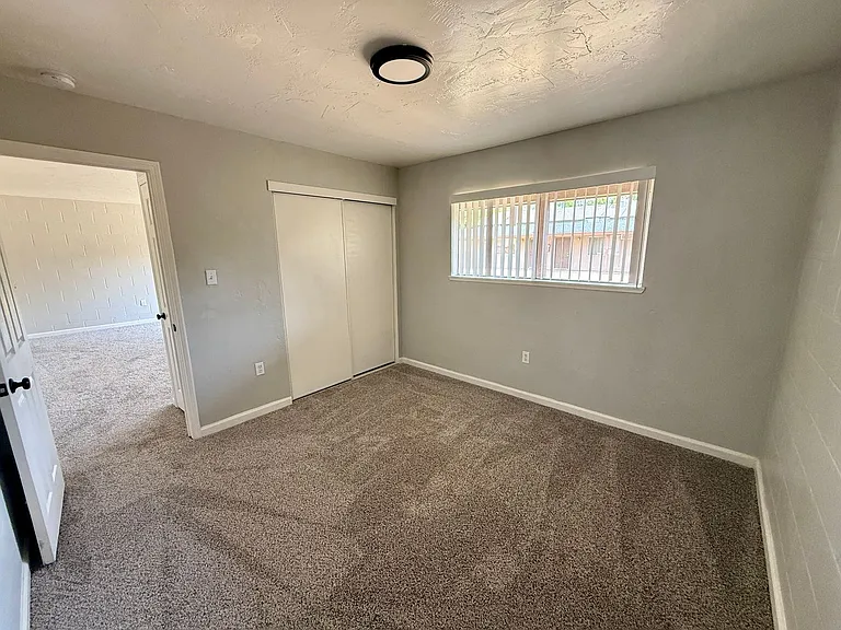 Parkside Apartments — Photo 9