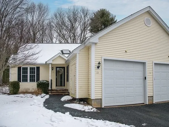11 Stagecoach Ct, Uxbridge, MA 01569