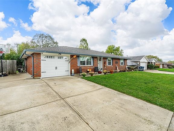 3rd image of 7219 Claybeck Dr