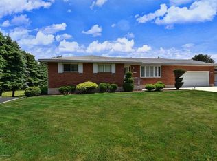 1008 Wood St, Old Forge, PA 18518
