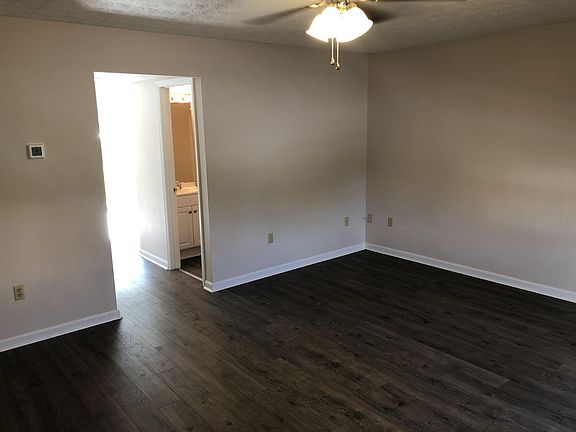 5th image of 300 Michelle Dr
