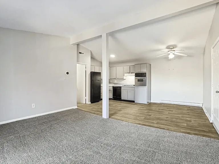 Brookwood Apartments — Photo 14