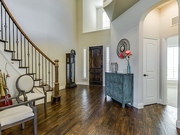 5th image of 612 Lone Falcon Ln