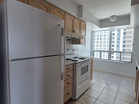 4th image of 8 Hillcrest Ave #1107