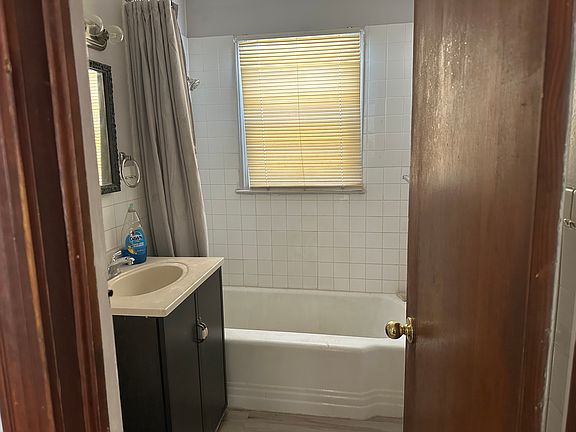 5th image of 1414 N Glendale St