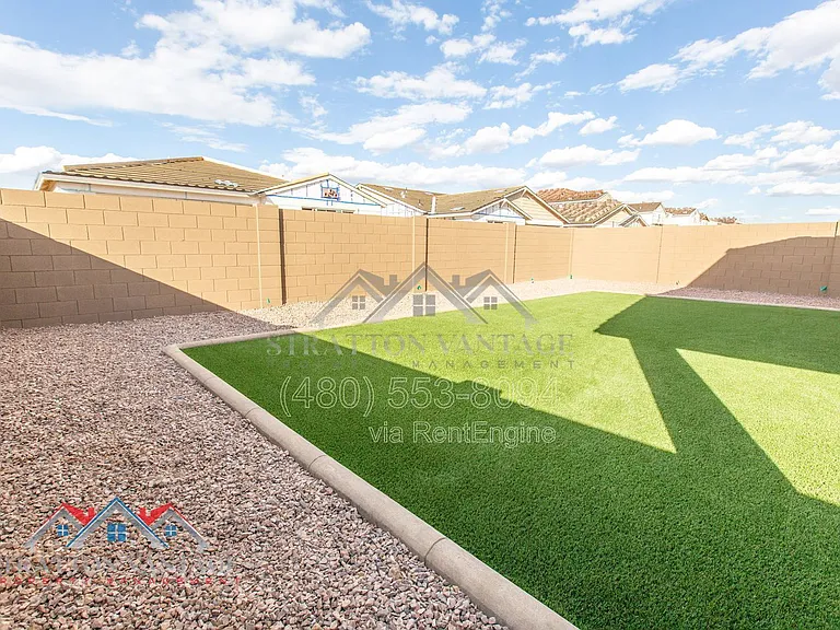 2304 E Kelly Dr — Photo 36