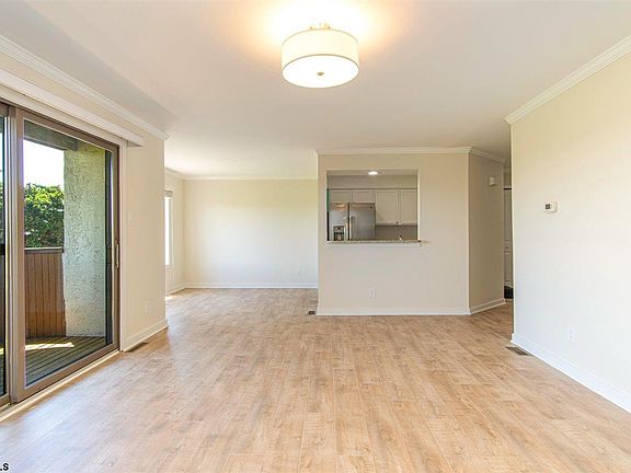 4th image of 109 Tarpon Ct #109