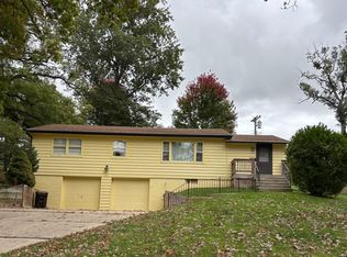 1741 S Demeter Dr, Freeport, IL 61032