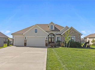 1007 Rannoch Ln, Raymore, MO 64083