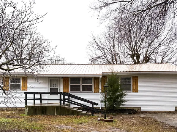 1102 Stratford Place, Neosho, MO 64850